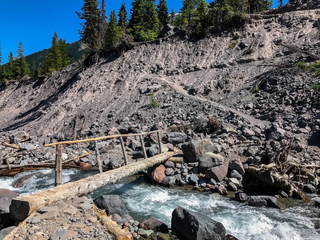 Small bridge crossing to the Emmons Moraine trail