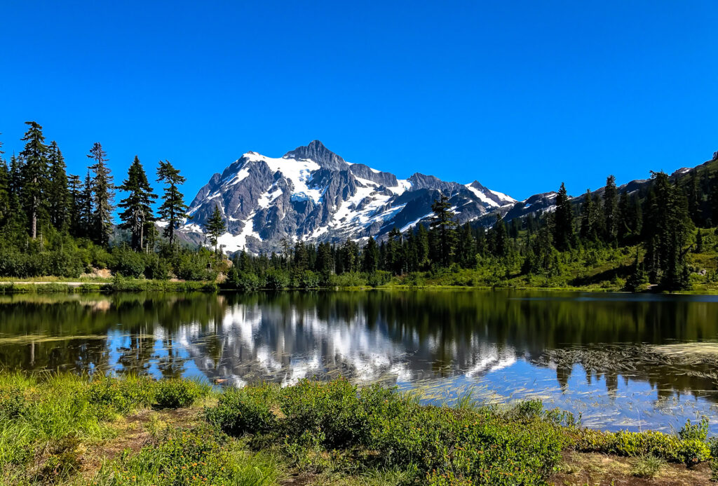 Picture Lake during the day.