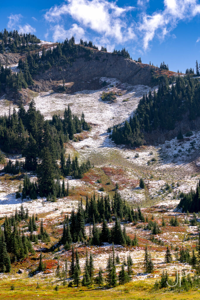 Fall colors at Naches Peak mixed with some early winter sprinkles