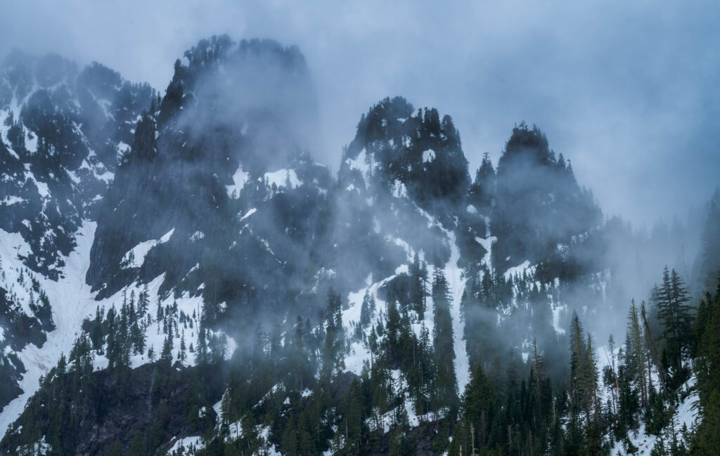 Heather lake lies just behind - A7RII